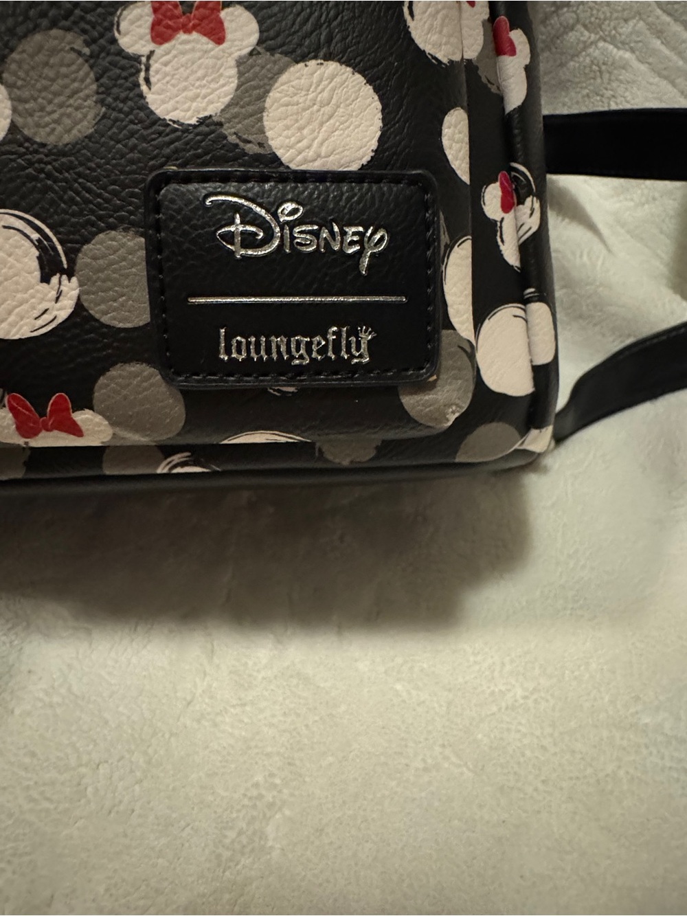 Loungefly Black, White and Red Minnie Mouse Bow Mini Backpack - Picture 4 of 7